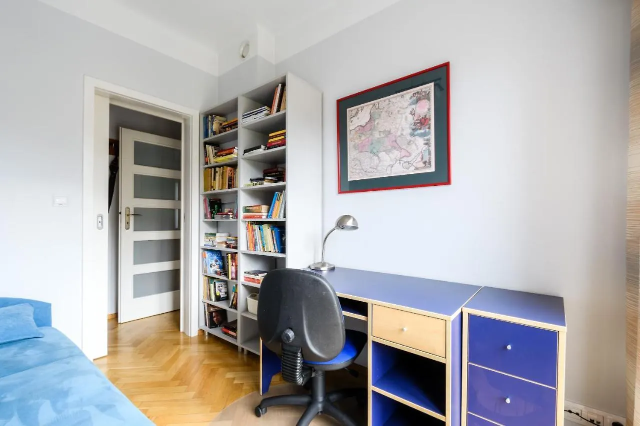 Metro Plac Wilsona Apartment ワルシャワ