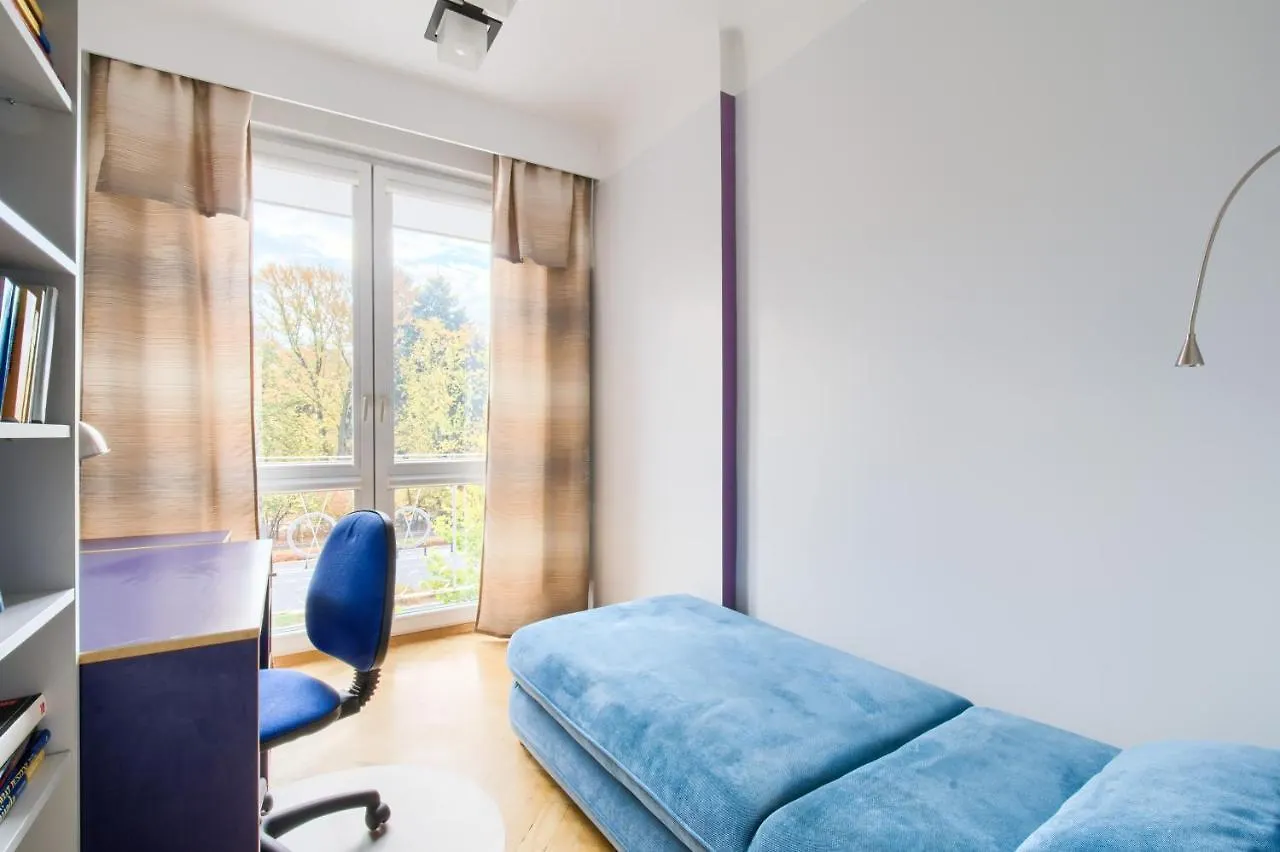 Metro Plac Wilsona Apartment ワルシャワ ポーランド