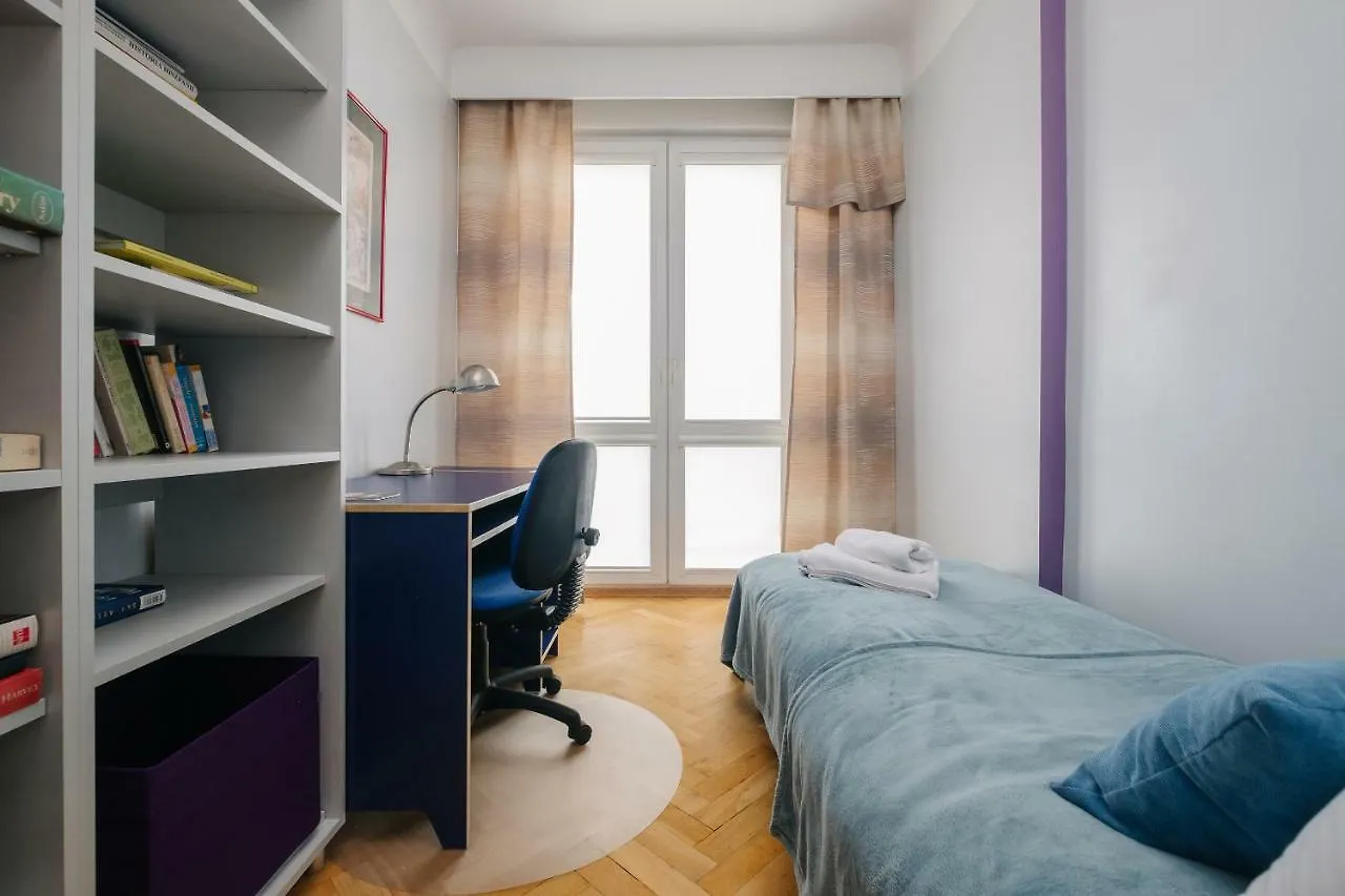Metro Plac Wilsona Apartment ワルシャワ