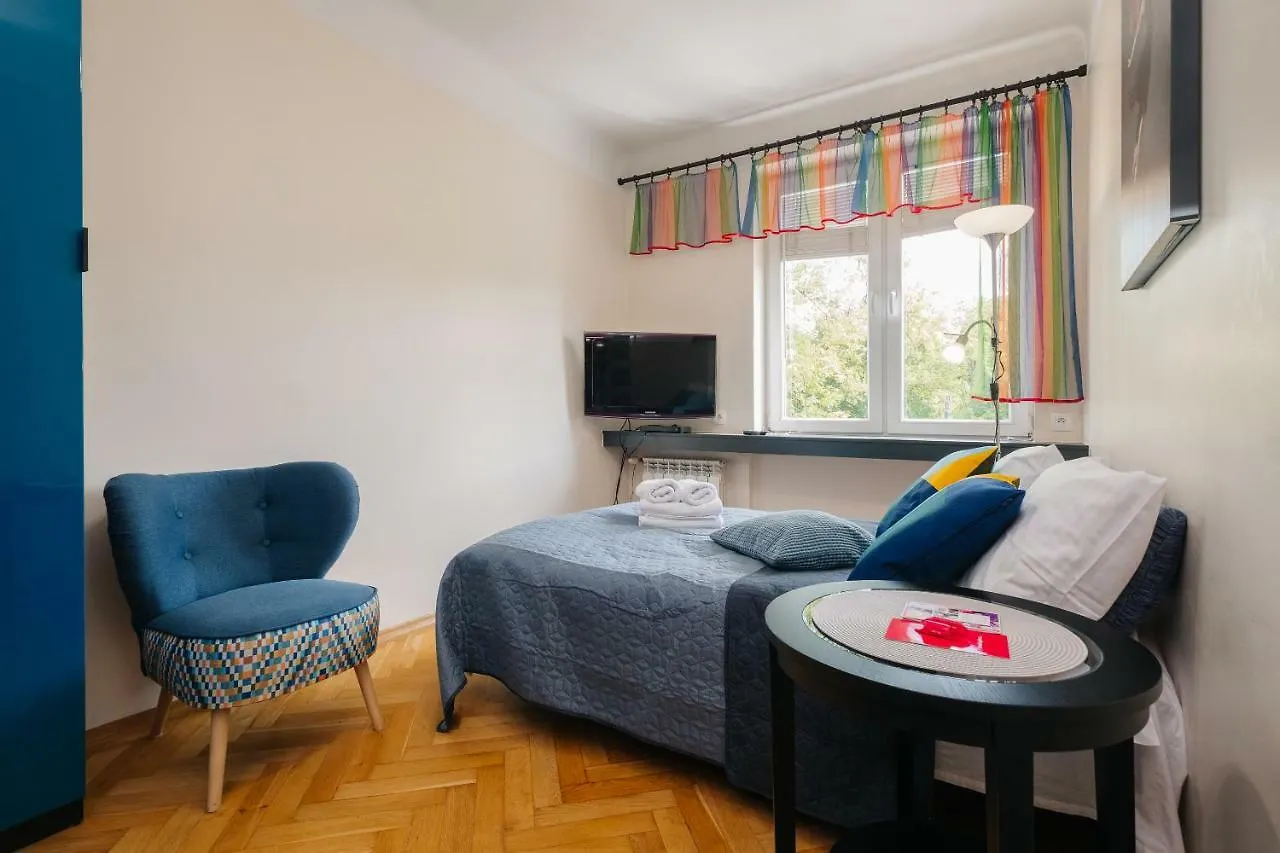 Metro Plac Wilsona Apartment ワルシャワ