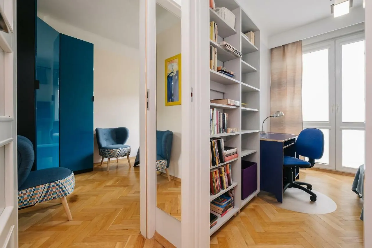 Metro Plac Wilsona Apartment ワルシャワ
