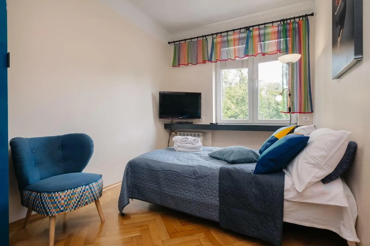 Metro Plac Wilsona Apartment ワルシャワ