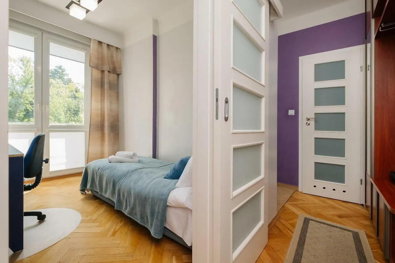Metro Plac Wilsona Apartment ワルシャワ